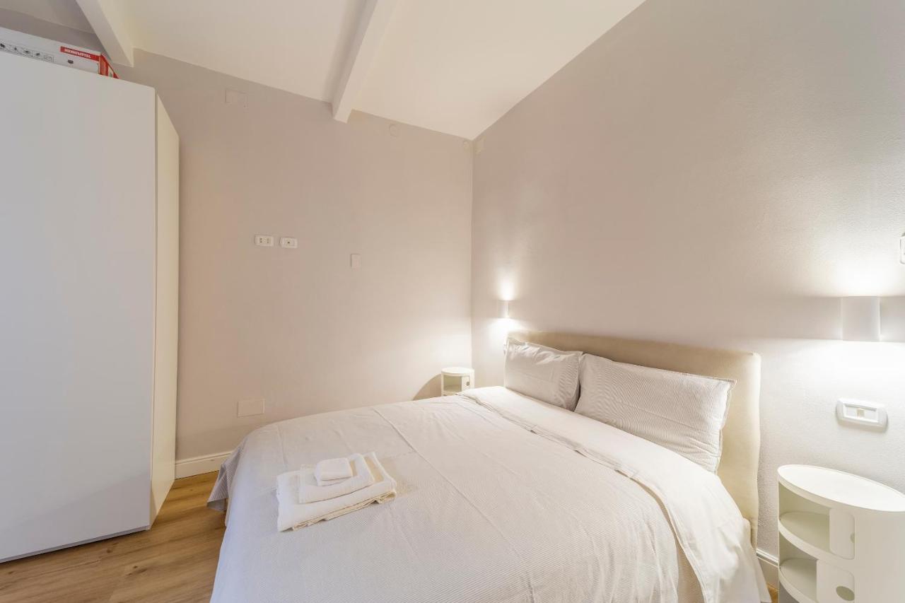 Armadillo House - Elegante Casa Vacanza A ปาร์มา ภายนอก รูปภาพ